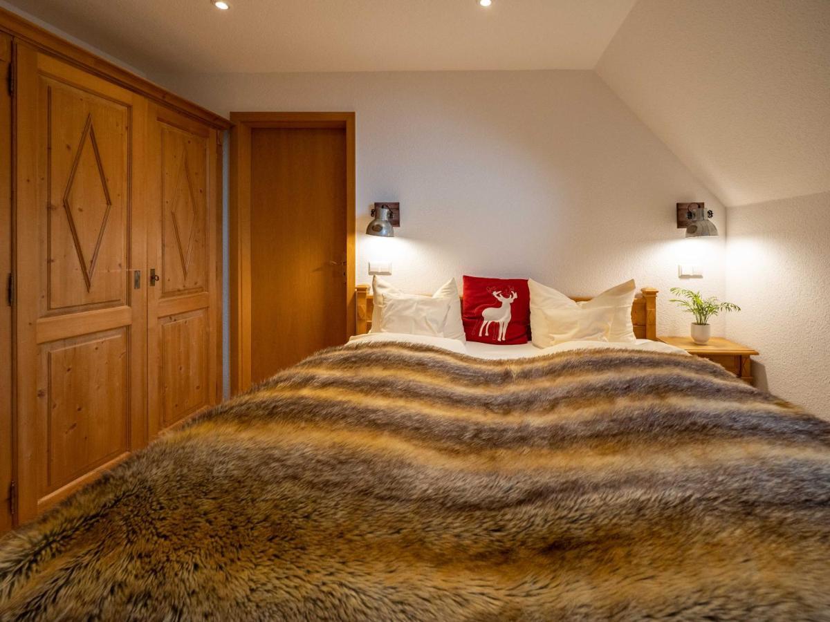 Hotel & Restaurant Gruener Baum - Die Gruene Oase Am Feldberg エクステリア 写真