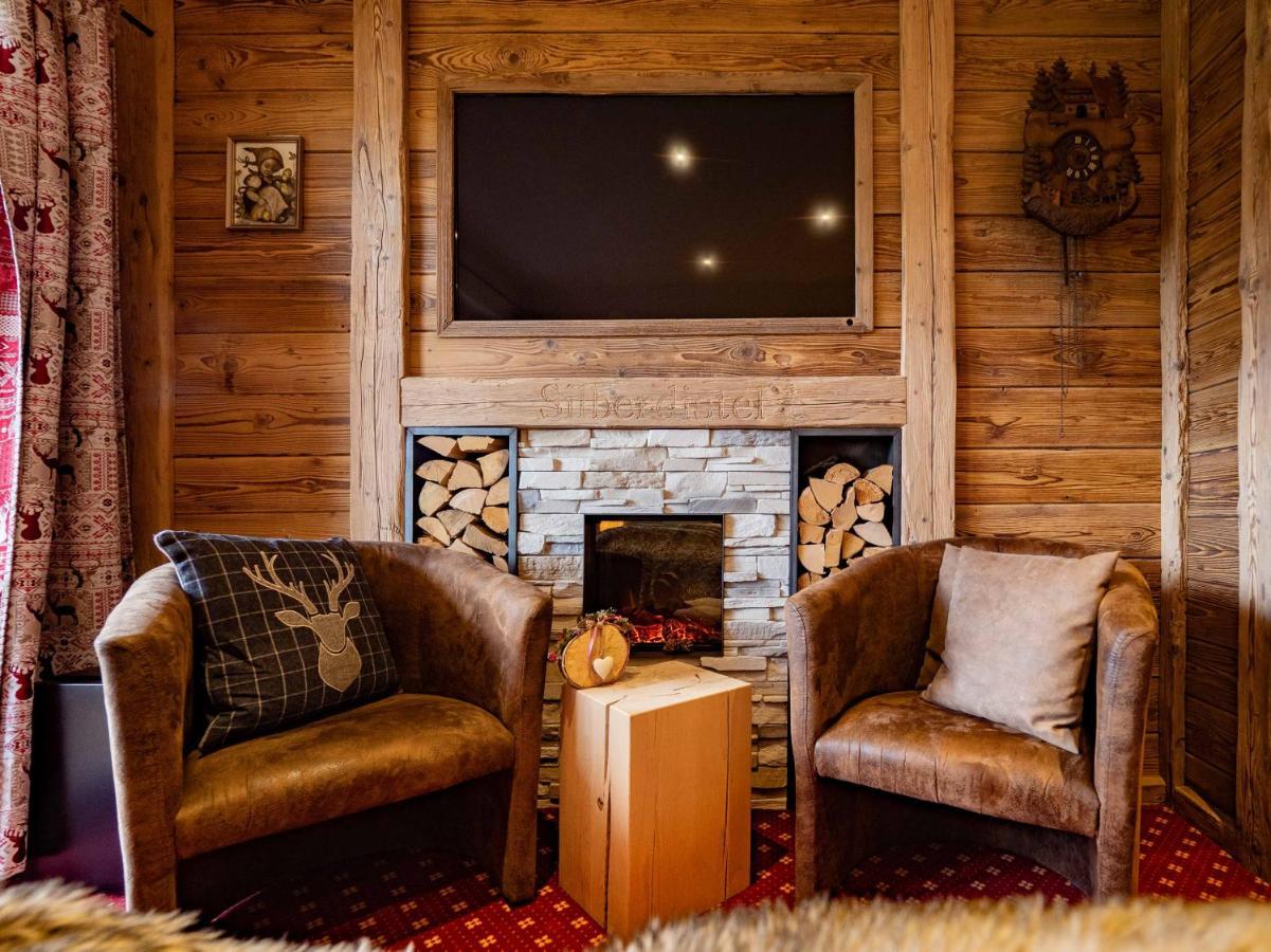 Hotel & Restaurant Gruener Baum - Die Gruene Oase Am Feldberg エクステリア 写真