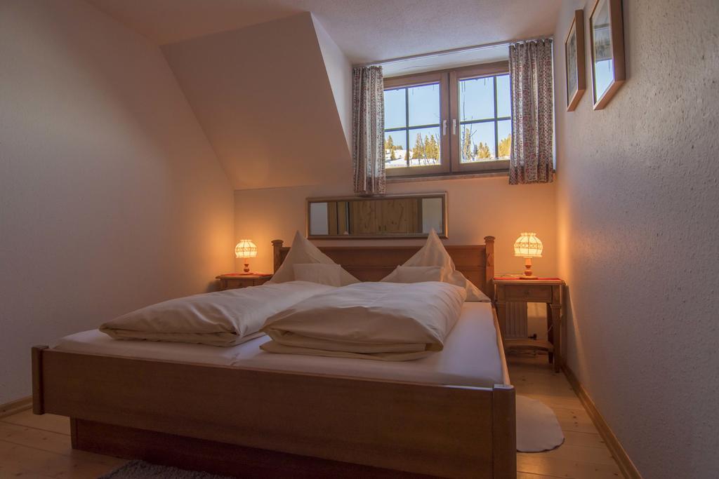 Hotel & Restaurant Gruener Baum - Die Gruene Oase Am Feldberg エクステリア 写真