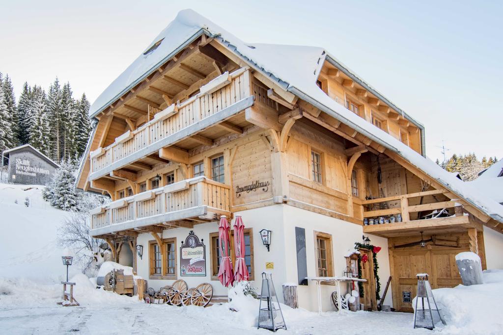 Hotel & Restaurant Gruener Baum - Die Gruene Oase Am Feldberg エクステリア 写真
