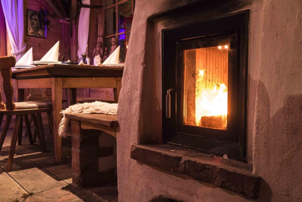Hotel & Restaurant Gruener Baum - Die Gruene Oase Am Feldberg エクステリア 写真